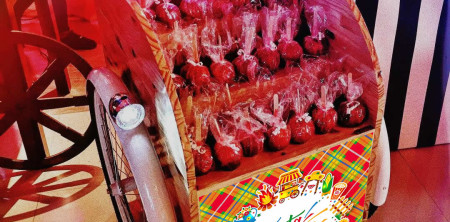 Carrinho de Maçã do Amor